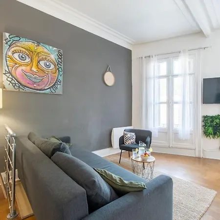 Grand Sur La Comedie